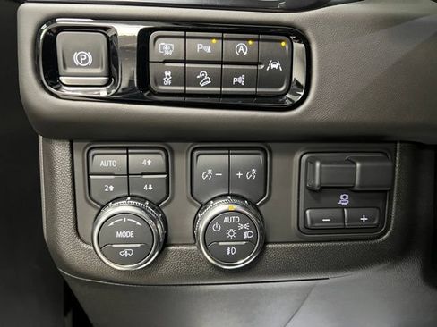 Used 2025 GMC Yukon AT4 Ultimate w/ LPO, Floor Liner Package AWD/4WD image 33