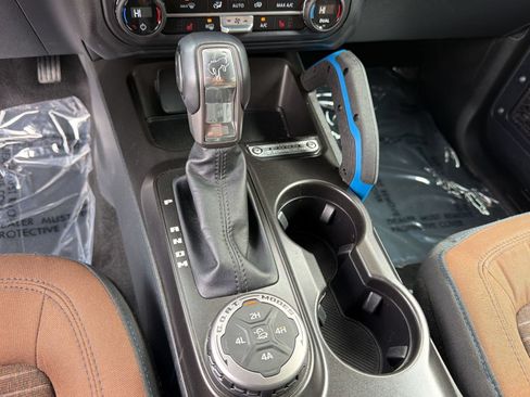 Used 2023 Ford Bronco Outer Banks AWD/4WD image 16