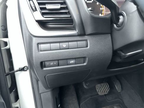 Certified 2022 Nissan Rogue SV w/ SV Premium Package image 20