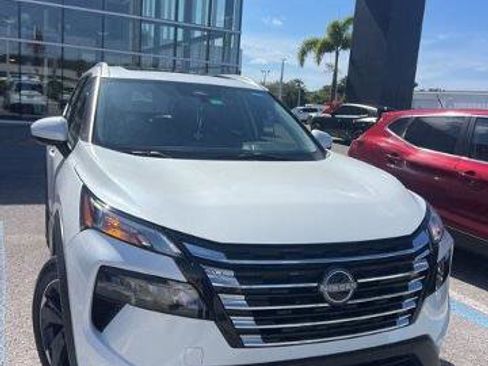 Certified 2024 Nissan Rogue SV w/ SV Premium Package AWD/4WD image 1