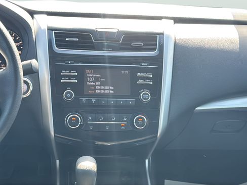 Used 2015 Nissan Altima 2.5 S w/ Special Edition Package FWD image 15