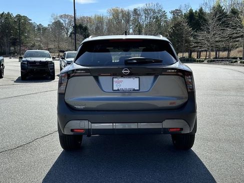 New 2026 Nissan Kicks SR FWD image 8