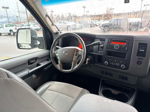 Used 2016 Nissan NV 2500 SV image 24