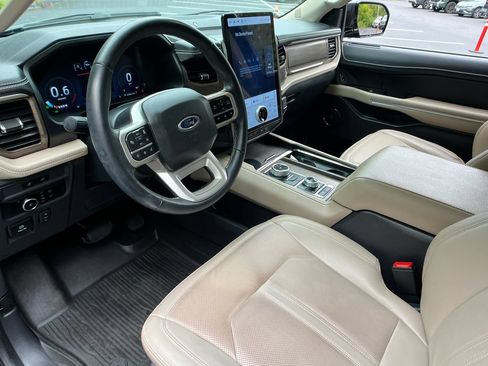 Used 2024 Ford Expedition Limited AWD/4WD image 10