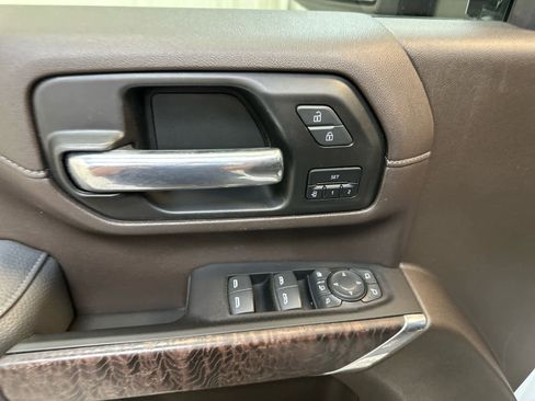 Used 2023 GMC Sierra 3500 Denali w/ Denali Ultimate Package image 25