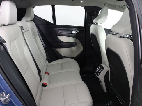 Certified 2023 Volvo XC40 B5 Ultimate image 30