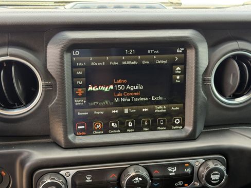 Used 2023 Jeep Wrangler Unlimited Sahara AWD/4WD image 22