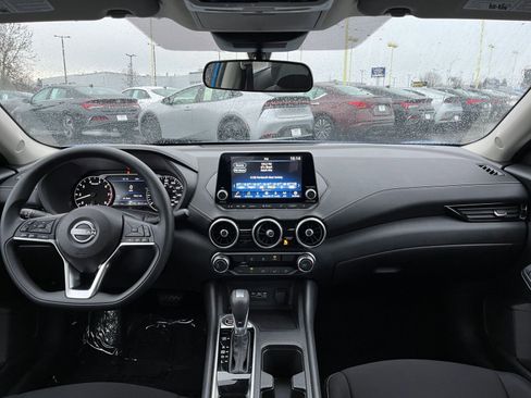 Used 2025 Nissan Sentra SV image 31