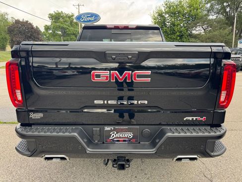 Used 2025 GMC Sierra 1500 AT4 w/ AT4 Premium Package AWD/4WD image 6