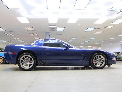 Used 2004 Chevrolet Corvette Z06 w/ Z06 Preferred Equipment Group RWD image 30
