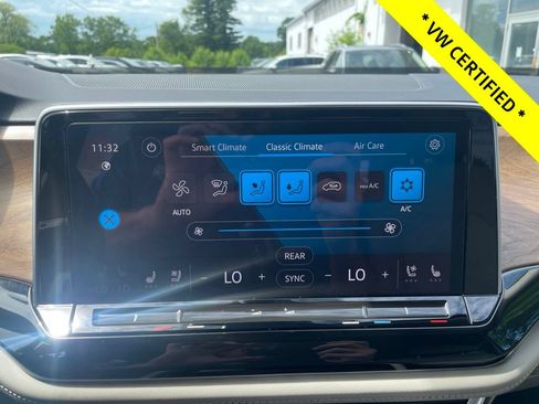Used 2024 Volkswagen Atlas SE AWD/4WD image 24