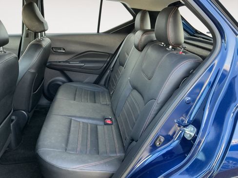 Used 2019 Nissan Kicks SR w/ SR Premium Package FWD image 13