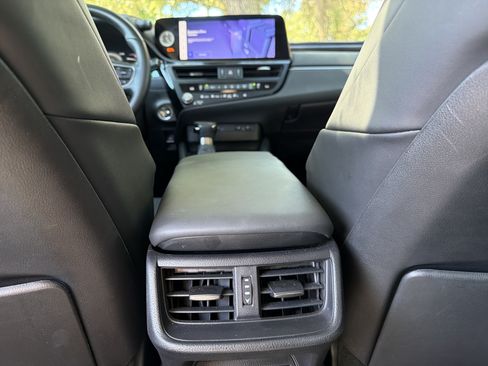 Certified 2025 Lexus ES 300h w/ Premium Package FWD image 35