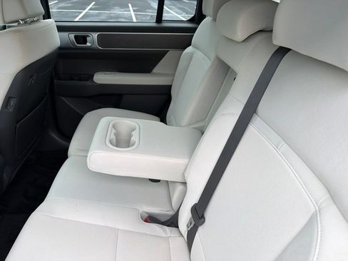 Used 2024 Hyundai Santa Fe SE FWD image 18