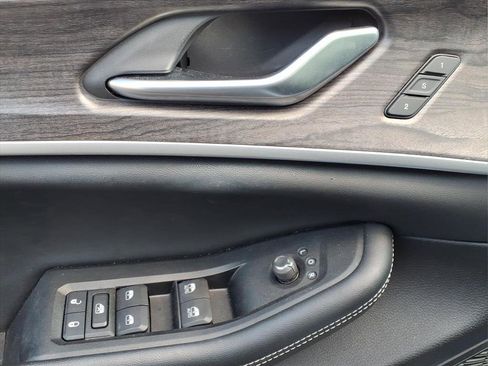 Used 2023 Jeep Grand Cherokee Limited w/ Luxury Tech Group II image 20