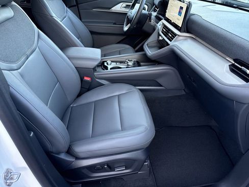 New 2026 Ford Explorer Active w/ Active Comfort Package RWD image 13