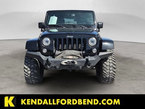 Used 2017 Jeep Wrangler Unlimited Rubicon w/ Connectivity Group AWD/4WD image 2