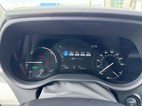 Used 2025 Toyota Sienna LE image 25