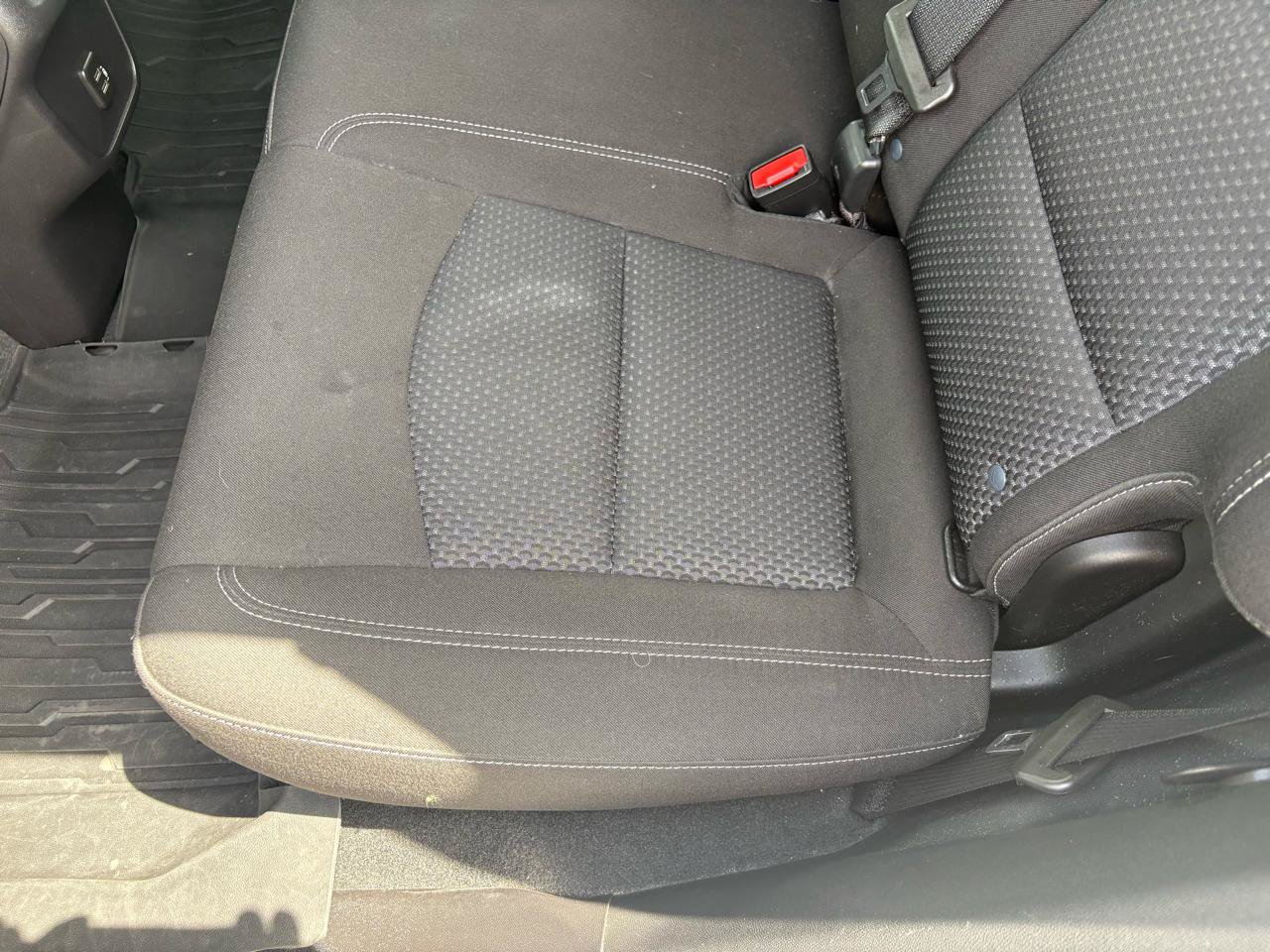 Used 2024 GMC Terrain SLE w/ Driver Convenience Package FWD image 36