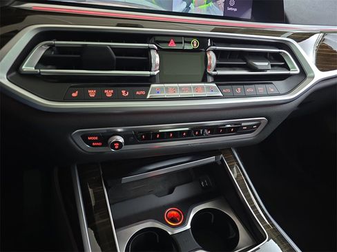 Used 2019 BMW X7 xDrive40i image 27