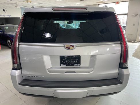 Used 2018 Cadillac Escalade Premium Luxury image 6