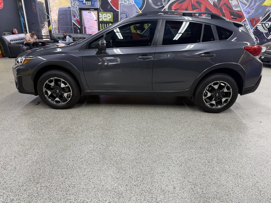 Used 2020 Subaru Crosstrek 2.0i Premium w/ Moonroof Package 1 AWD/4WD image 2