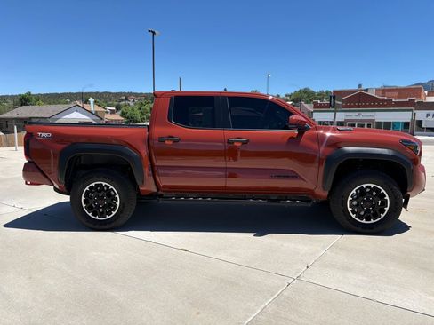 Used 2025 Toyota Tacoma TRD Off-Road AWD/4WD image 7
