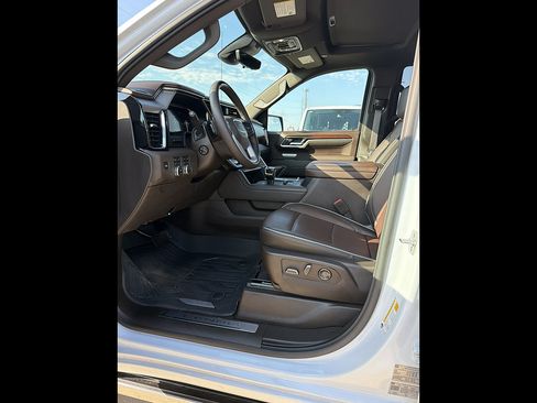 Used 2026 GMC Sierra 1500 Denali AWD/4WD image 3