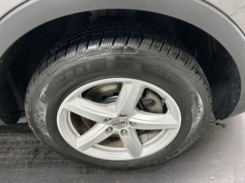 Used 2017 Ford Explorer XLT w/ Equipment Group 201A image 8