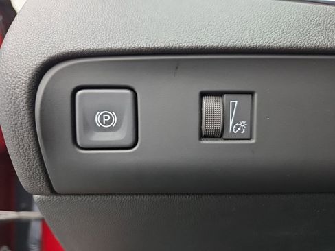 Certified 2023 Buick Enclave Essence image 19