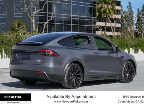 Used 2023 Tesla Model X Plaid image 8