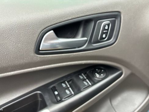 Used 2020 Ford Transit Connect XLT FWD image 10