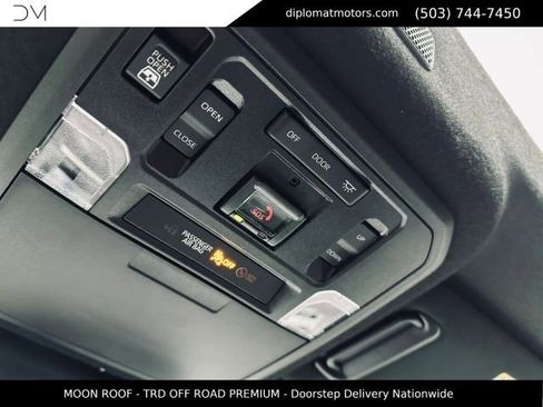Used 2025 Toyota 4Runner TRD Off-Road Premium AWD/4WD image 39