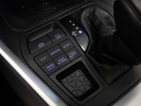 Used 2019 Toyota RAV4 XLE w/ Carpet Mat Package AWD/4WD image 32