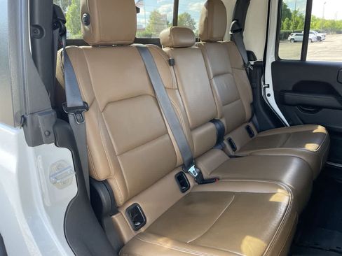Used 2021 Jeep Gladiator Rubicon AWD/4WD image 15