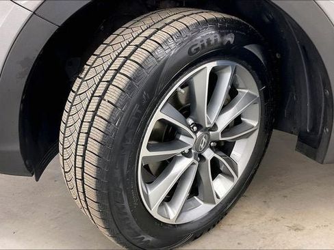 Used 2017 Hyundai Santa Fe SE w/ SE Premium Package 02 AWD/4WD image 33