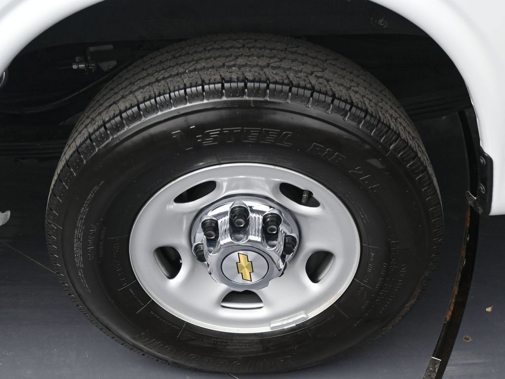 Certified 2024 Chevrolet Express 3500 LT w/ LT Preferred Equipment Group RWD image 20