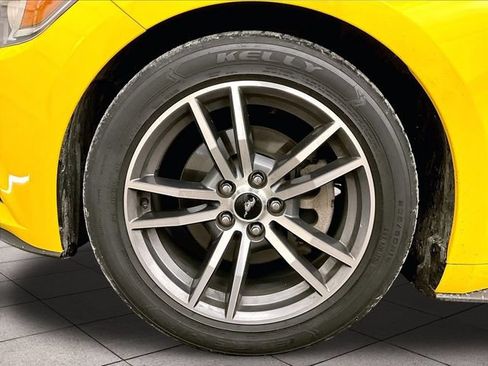 Used 2015 Ford Mustang Premium RWD image 9