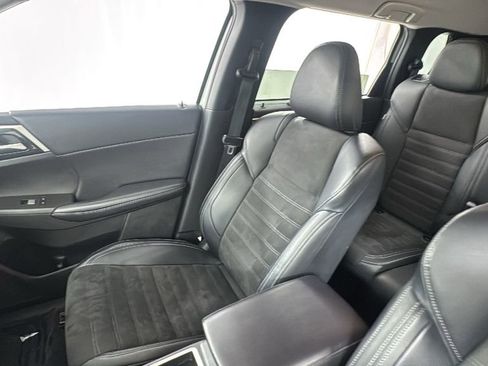 Used 2024 Mitsubishi Outlander SE Black Edition image 13