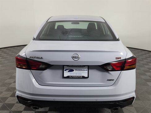 New 2025 Nissan Altima 2.5 SR w/ SR Premium Package image 4