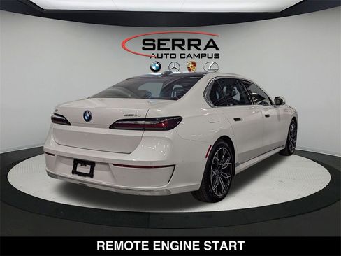 New 2025 BMW i7 eDrive50 w/ Premium Package image 3