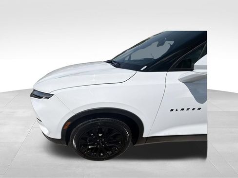 Used 2024 Chevrolet Blazer LT w/ Convenience Package FWD image 10