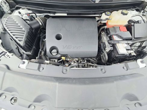 Used 2022 Chevrolet Traverse LT w/ LPO, Floor Liner Package FWD image 21