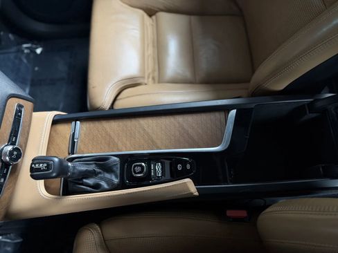 Used 2019 Volvo XC90 T6 Inscription w/ Advanced Package image 37