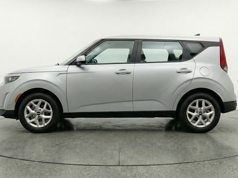 Used 2025 Kia Soul LX w/ LX Technology Package image 5