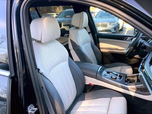 Certified 2025 BMW X7 xDrive40i image 9