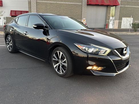 Used 2017 Nissan Maxima Platinum image 2