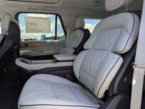 New 2026 Lincoln Navigator Black Label AWD/4WD image 18