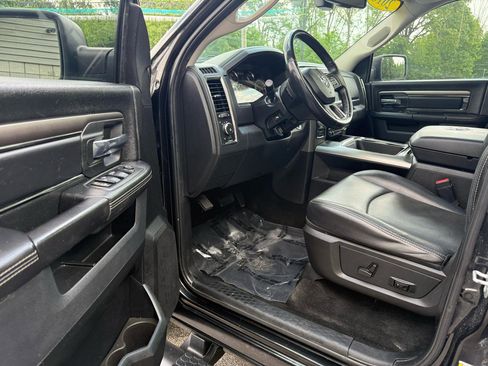 Used 2016 RAM 1500 Sport w/ Black Ram 1500 Sport Group AWD/4WD image 16