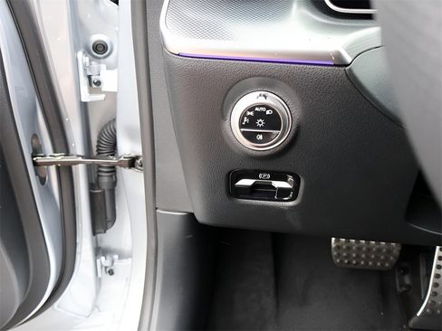 New 2025 Mercedes-Benz C 300 4MATIC Sedan image 37